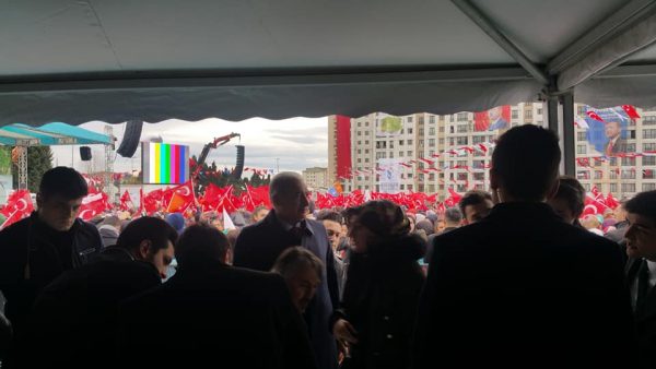 Cumhurbaşkanımızında katıldığı Esenlerimizde halkımızın hizmetine sunulan Taş Camii ve Millet bahçemizin açılış programına katıldık.