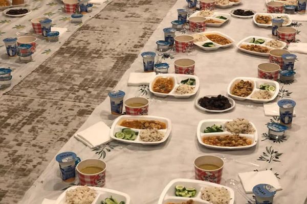 Fatih Sultan Mehmet vakfı ve Vatan derneği olarak Esenler belediyesinin düzenlemiş olduğu sokak iftarına katıldık.