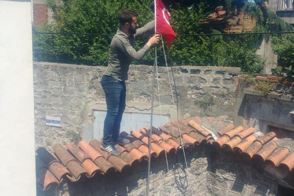 FSM VAKFI TRABZON’A BAYRAĞI ASTIK