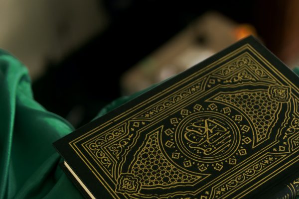 ME’MÛM OLANIN (İMAMA UYANIN) UYMASI GEREKEN HUSUSLAR