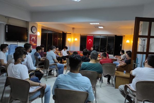 Esenler’de gençlerle hasbihal ettik,bildiklerimizi aktardık.