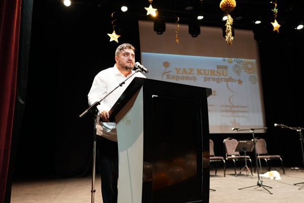 Esenler Kadir Topbaş Kültür Merkezi’nde vakfımızın yaz kursu kapanış programını düzenledik.