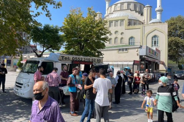 Cuma namazından sonra halka lokma kitap ve su dağıttık.