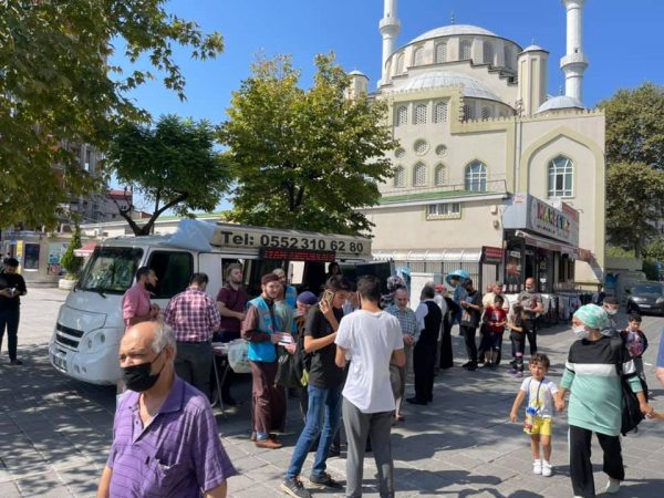 Cuma namazından sonra halka lokma kitap ve su dağıttık.