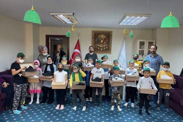 Yaz Kursu’nun kapanış programını Çekmeköy Temsilcilik binamızda düzenledik.