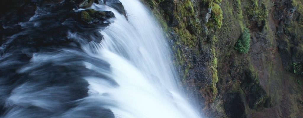 waterfall-1149757_1280-940x853